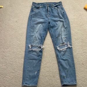 American Eagle Mom Jean - Size 4